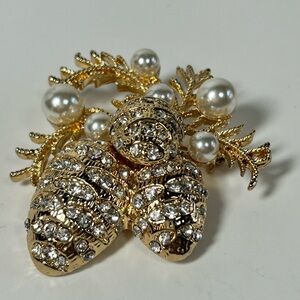 Vintage Signed Monet brooch gold tone faux pearls rhinestones three pine cones